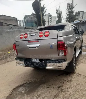 Toyota Hilux 2019 Gray