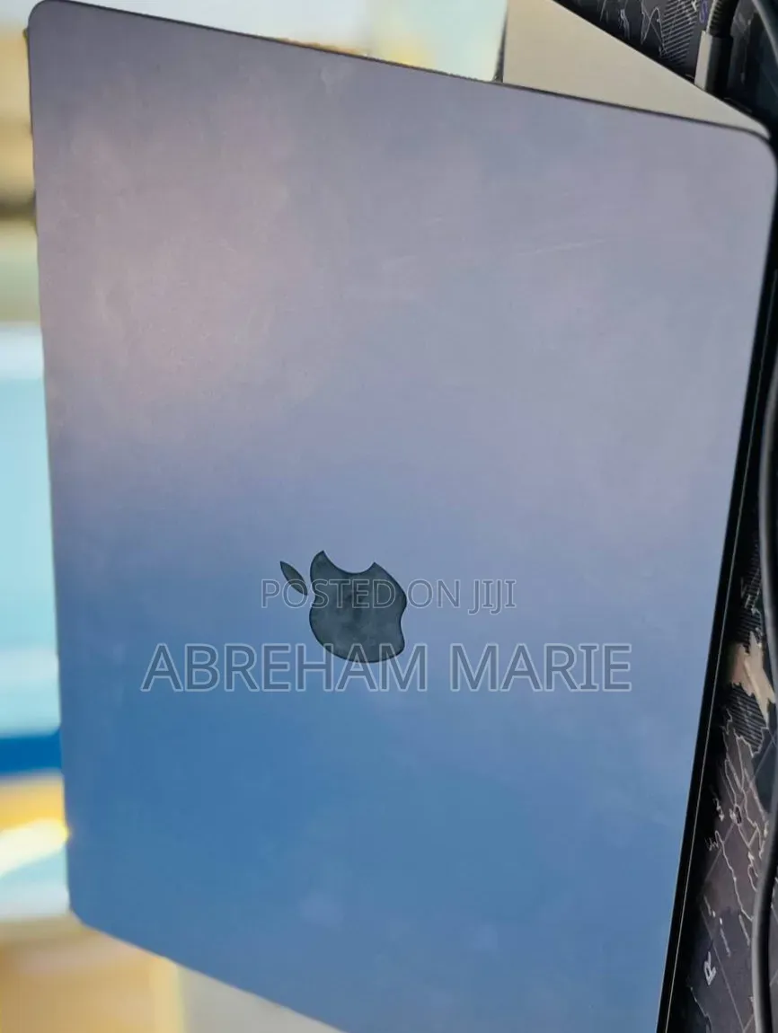 New Laptop Apple MacBook Air 2024 M3 8GB Intel Core M3 SSD 256GB