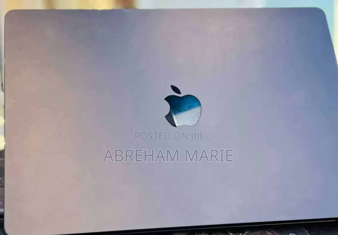 New Laptop Apple MacBook Air 2024 M3 8GB Intel Core M3 SSD 256GB