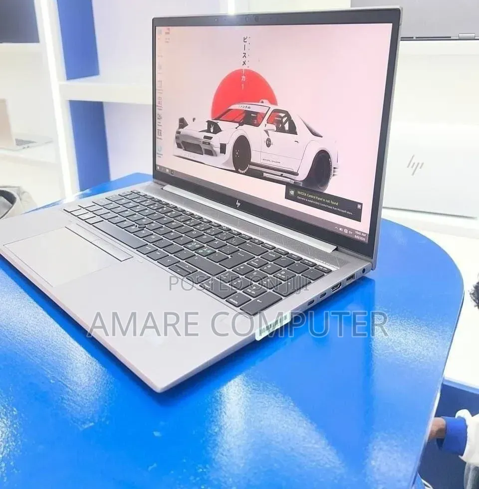 New Laptop HP ZBook Firefly G8 16GB Intel Core i7 SSD 512GB