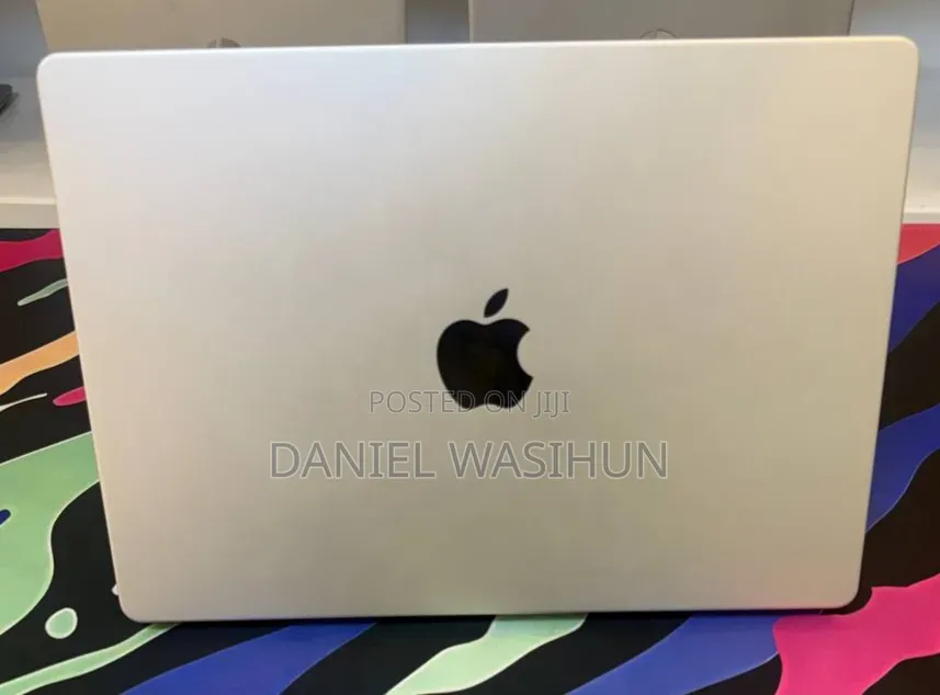 New Laptop Apple MacBook Pro 2021 M1 16GB Apple M1 Pro SSD 512GB