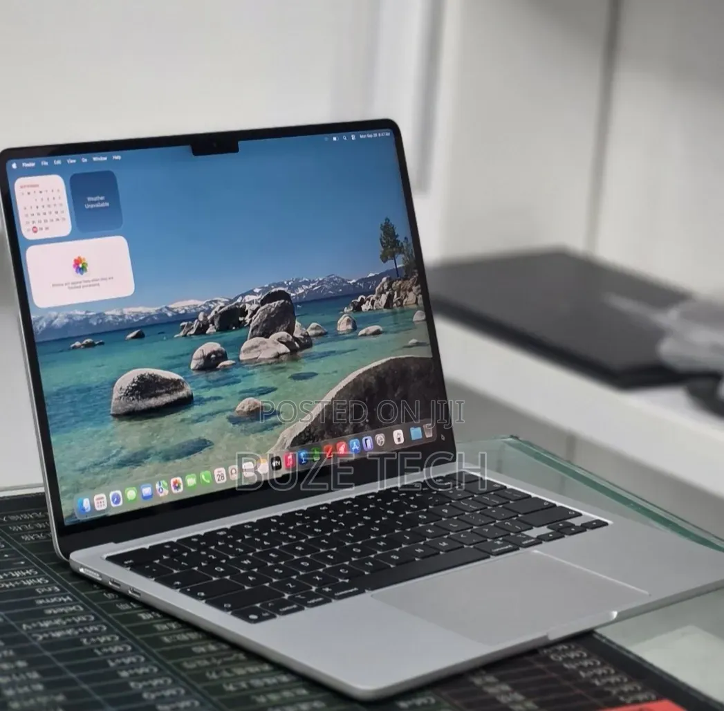 New Laptop Apple MacBook Air 2026 M5 16GB Apple M5 SSD 256GB