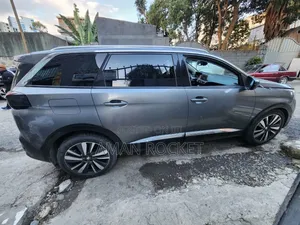 Peugeot 5008 2022 Gray
