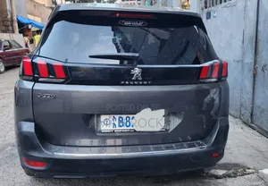 Peugeot 5008 2022 Gray