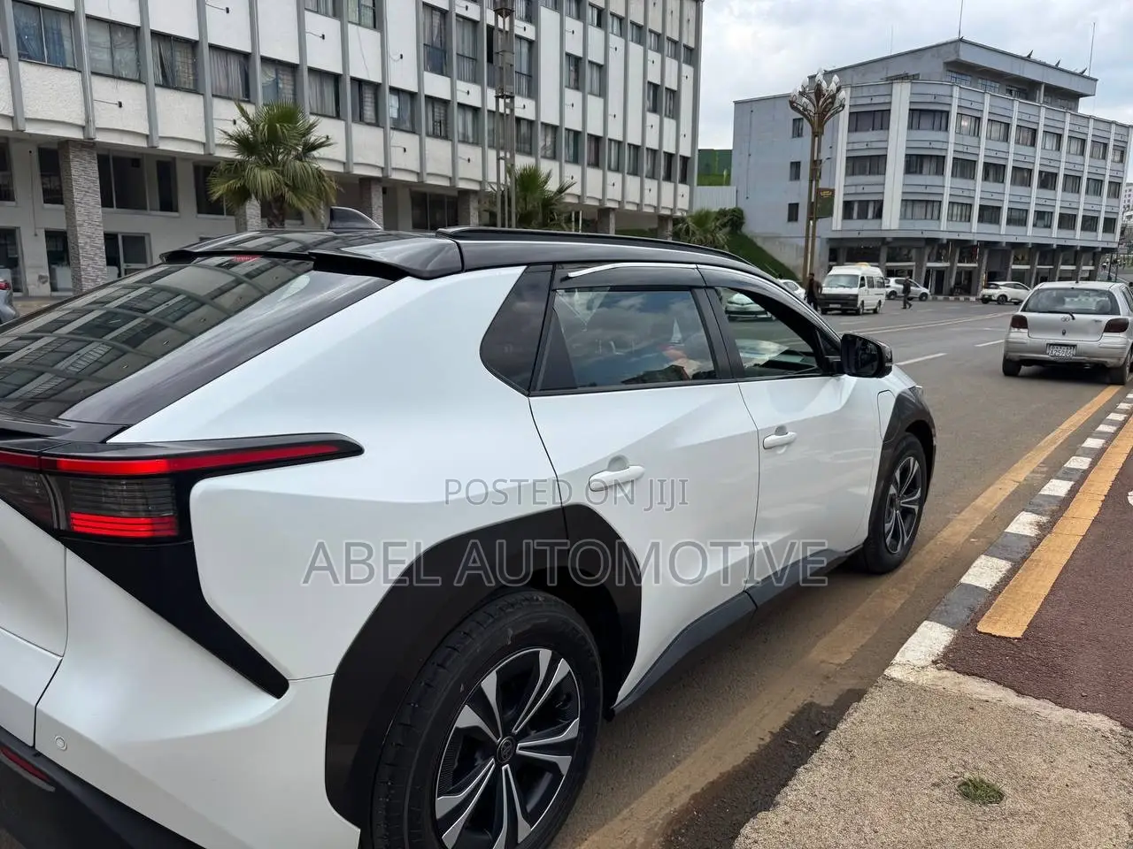Toyota bZ4X 71.4 kWh AWD 2022 White