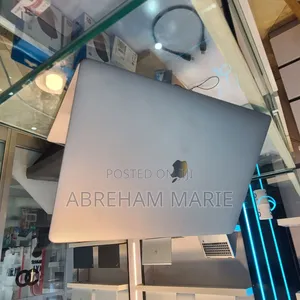 New Laptop Apple MacBook Pro 2019 32GB Intel Core i9 SSD 1T