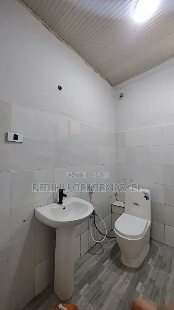 2bdrm Condo in አያት, Bole for sale