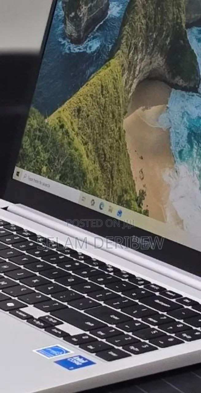 New Laptop Samsung Galaxy Book4 16GB Intel Core i7 SSD 512GB