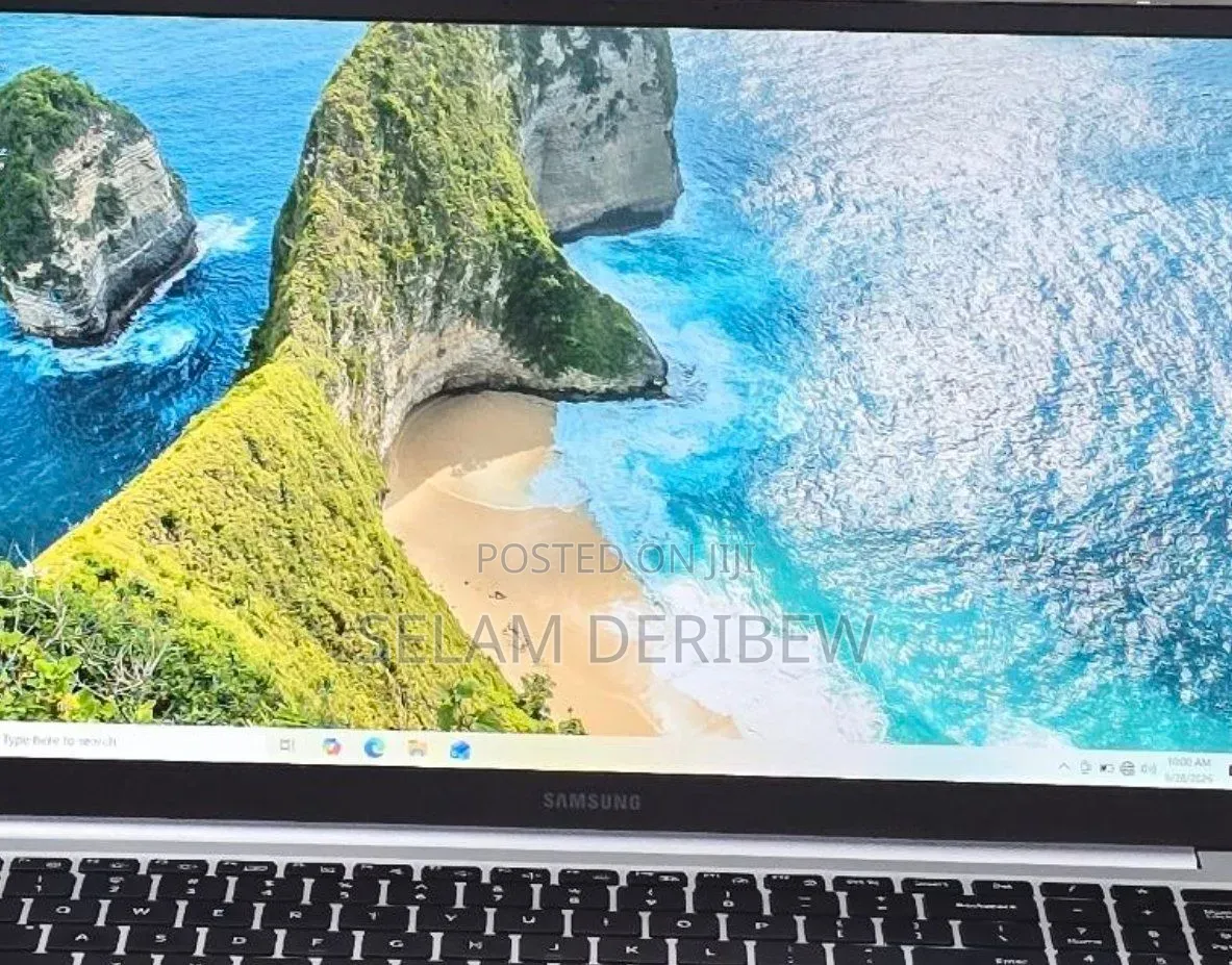 New Laptop Samsung Galaxy Book4 16GB Intel Core i7 SSD 512GB