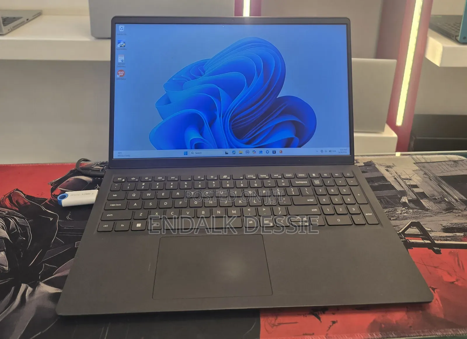 New Laptop Dell Inspiron 15 8GB Intel Core i5 SSD 512GB