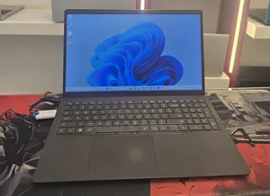 New Laptop Dell Inspiron 15 8GB Intel Core i5 SSD 512GB