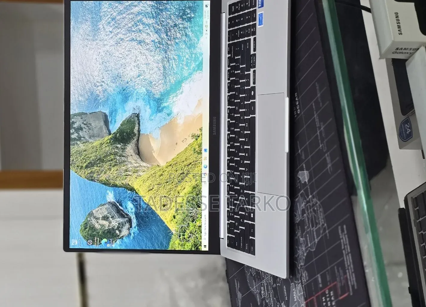 New Laptop Samsung Galaxy Book4 16GB Intel Core 7 SSD 512GB