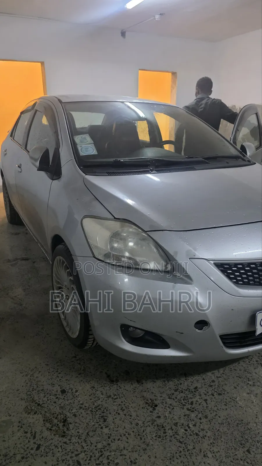 Toyota Yaris 2011 Silver