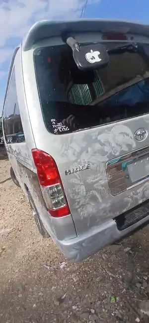 Toyota HiAce 2007 Beige