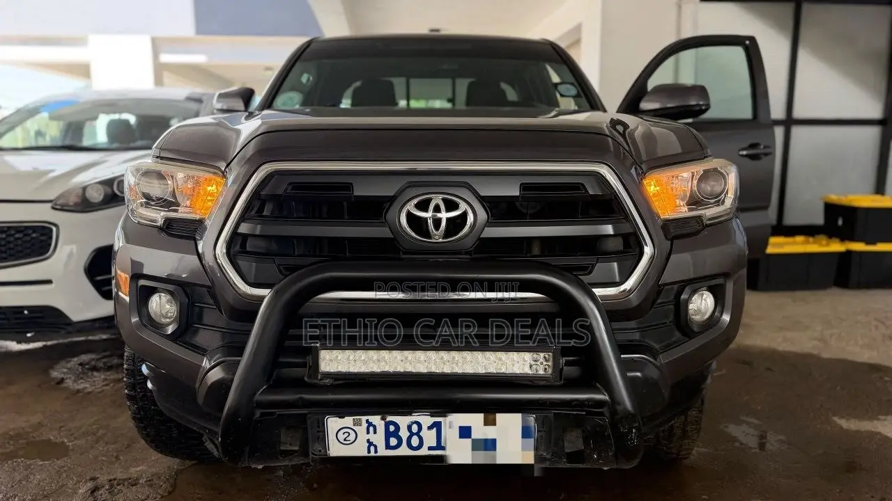 Toyota Tacoma 4dr Double Cab 2016 Black