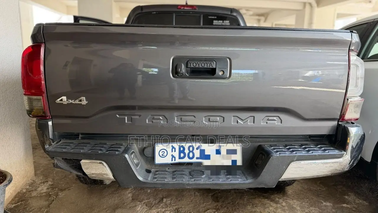Toyota Tacoma 4dr Double Cab 2016 Black