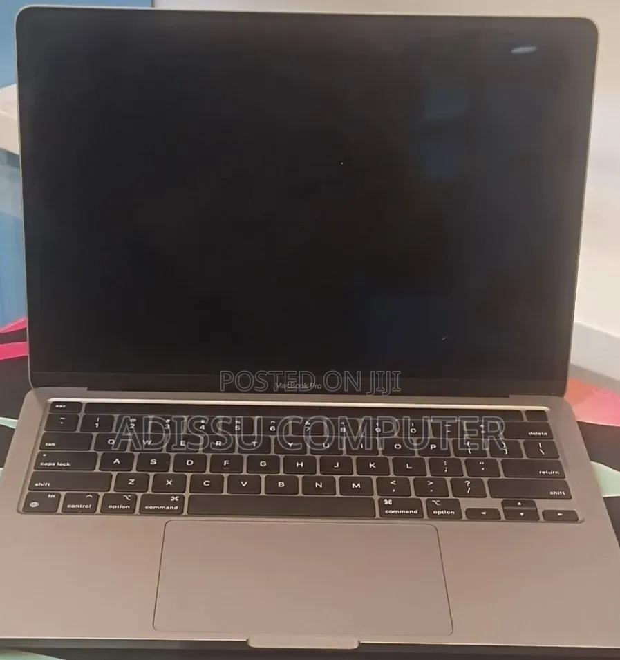 New Laptop Apple MacBook Pro 2020 M1 8GB Apple M1 Pro SSD 256GB