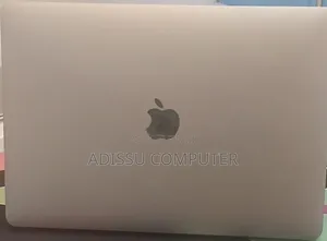 New Laptop Apple MacBook Pro 2020 M1 8GB Apple M1 Pro SSD 256GB
