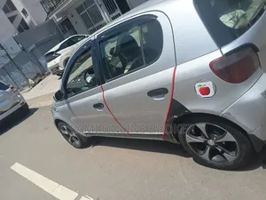 Toyota Vitz 2001 Gray