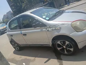 Toyota Vitz 2001 Gray