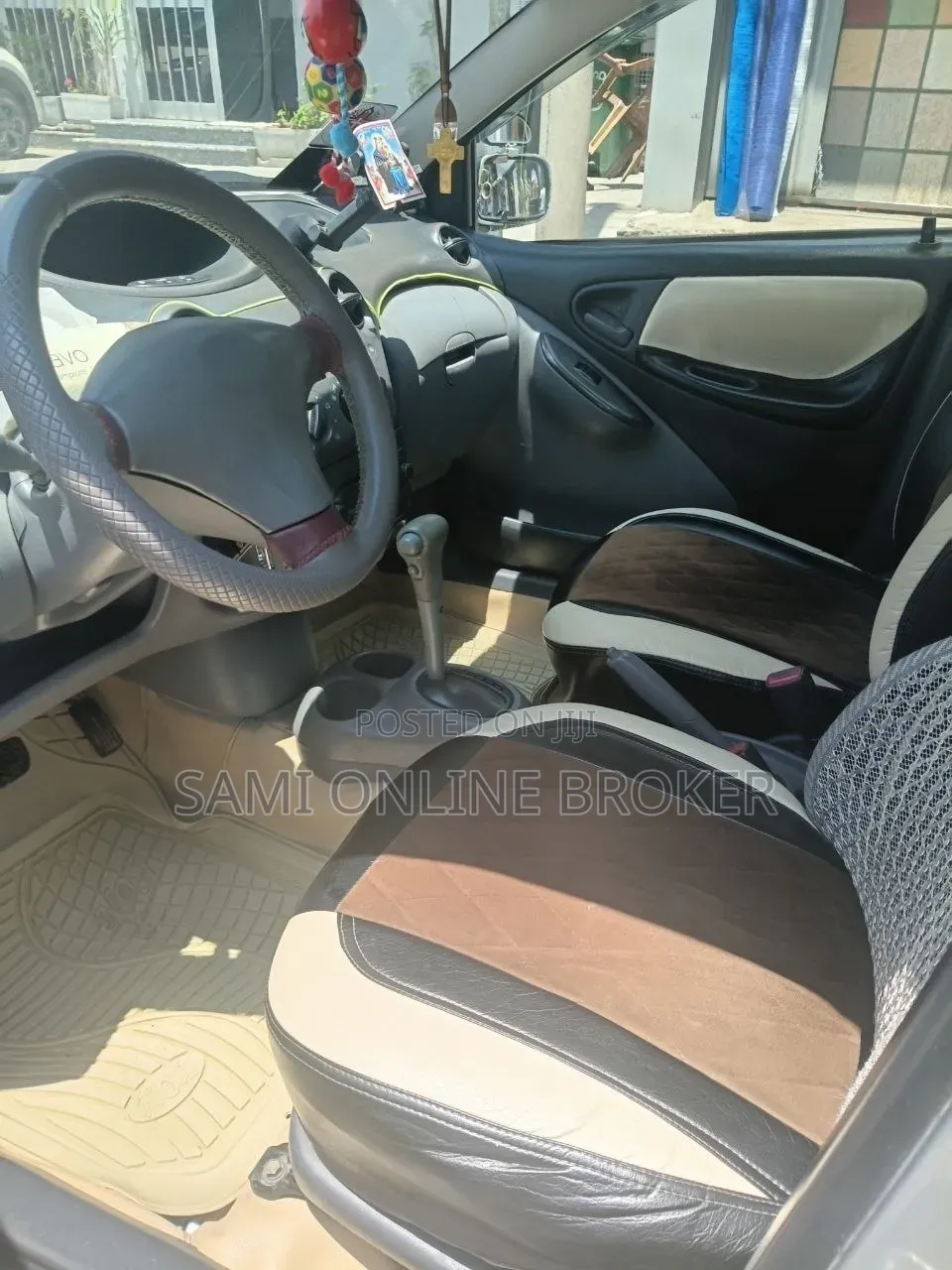 Toyota Vitz 2001 Gray