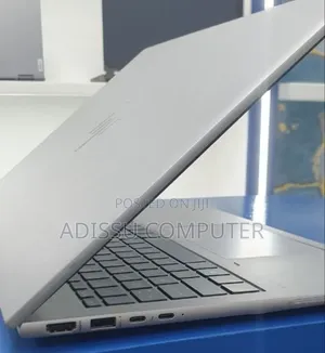 New Laptop HP ZBook Firefly G9 16GB Intel Core i7 SSD 512GB