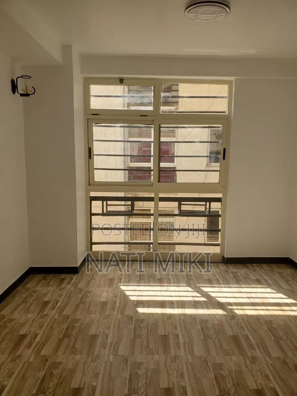 Furnished 2bdrm Condo in Condominium, Akaky Kaliti for sale