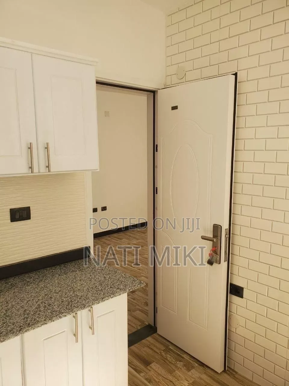 Furnished 2bdrm Condo in Condominium, Akaky Kaliti for sale