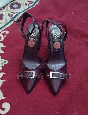 Vince Camuto የሴቶች ጫማ