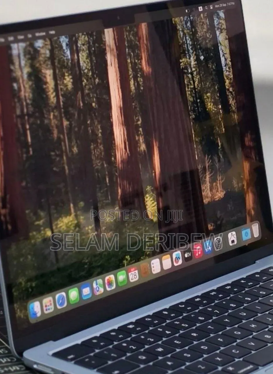 New Laptop Apple MacBook Air 2025 M4 16GB Apple M4 SSD 512GB