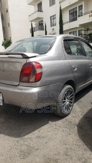 Toyota Platz 2000 Brown