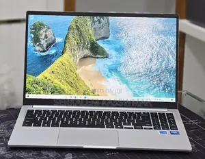 New Laptop Samsung Galaxy Book4 16GB Intel Core i7 SSD 512GB