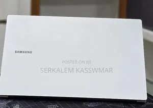 New Laptop Samsung Galaxy Book4 16GB Intel Core i7 SSD 512GB