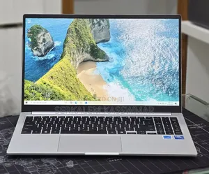 New Laptop Samsung Galaxy Book4 16GB Intel Core i7 SSD 512GB