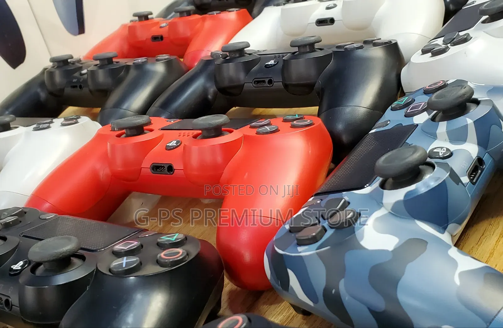 PS4 Original Joystick 100% ጥራት በፈለጉት ከለር 
‎ከ Poland የመጣ