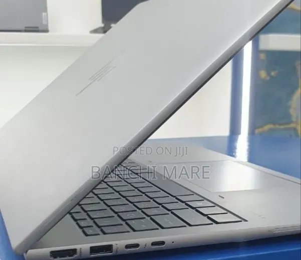 New Laptop HP ZBook Firefly G9 16GB Intel Core i7 SSD 512GB