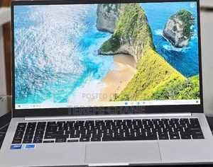 New Laptop Samsung Galaxy Book4 16GB Intel Core 7 SSD 512GB