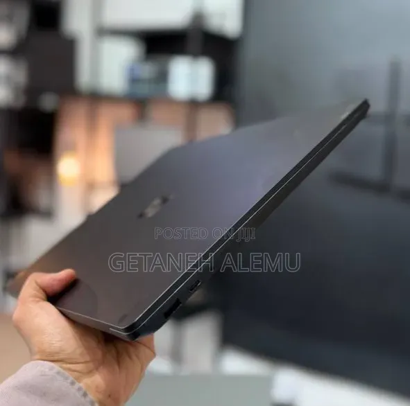 New Laptop Microsoft Surface 16GB Intel Core i7 SSD 512GB
