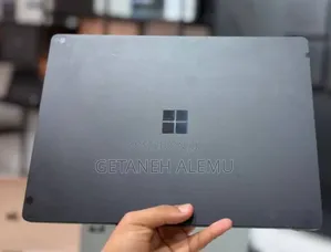 New Laptop Microsoft Surface 16GB Intel Core i7 SSD 512GB