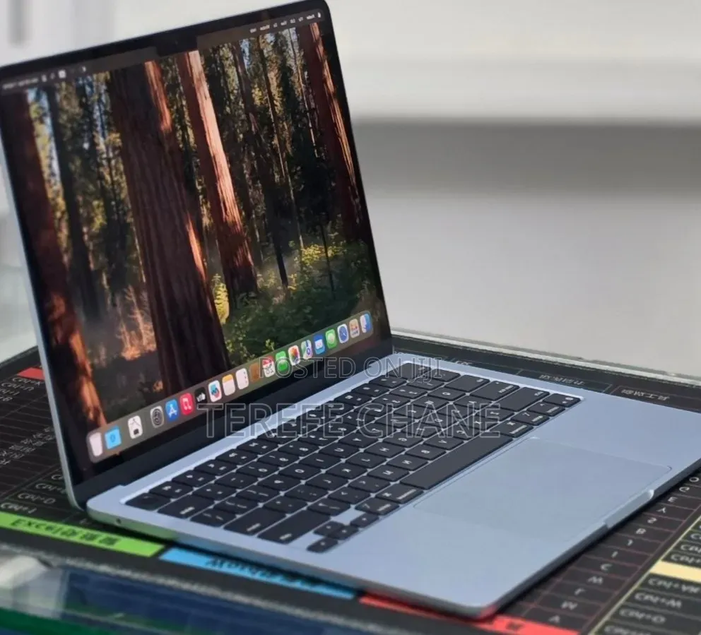 New Laptop Apple MacBook Air 2025 M4 16GB Apple M4 SSD 512GB