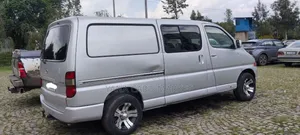 Toyota HiAce 2005