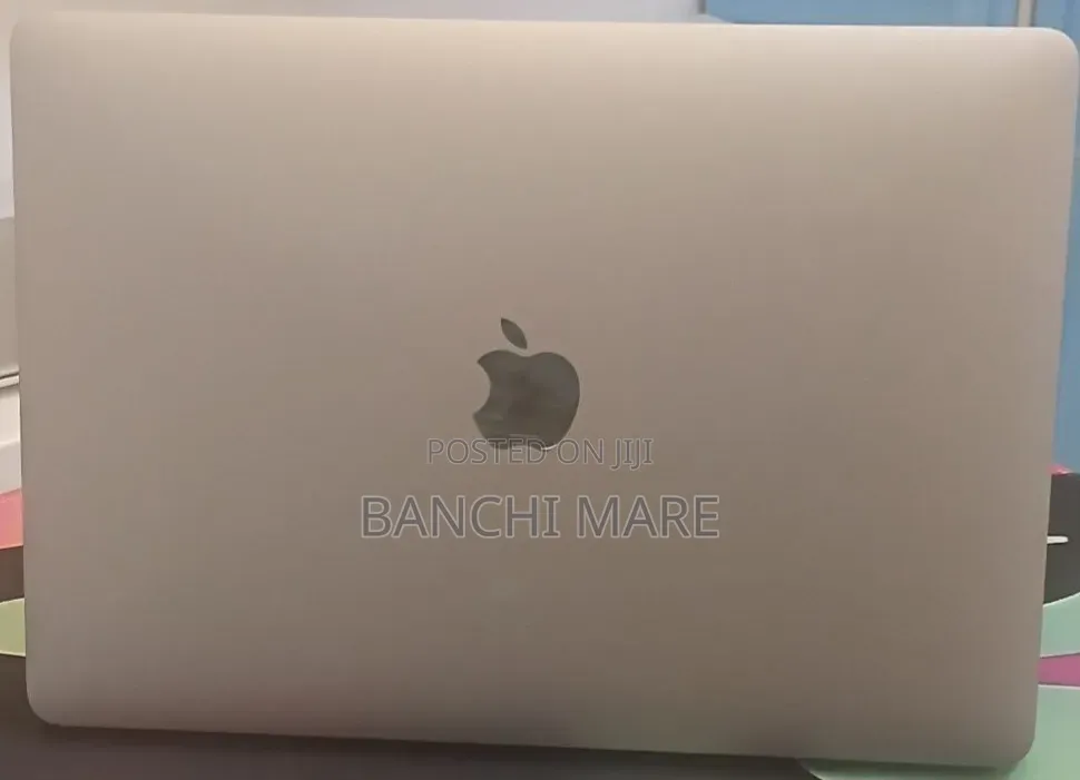 New Laptop Apple MacBook Pro 2020 M1 8GB Apple M1 SSD 256GB