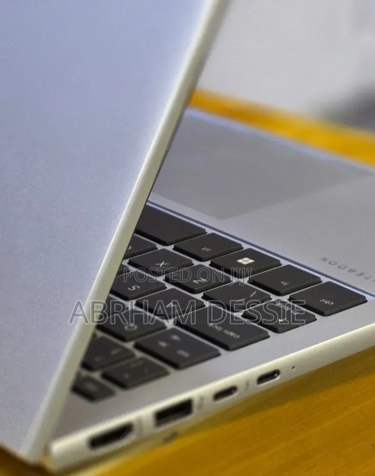 New Laptop HP 16GB Intel Core Ultra 7 SSD 512GB