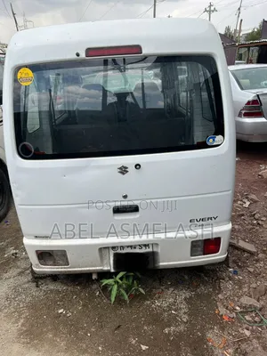 Suzuki Every Wagon 2012 White