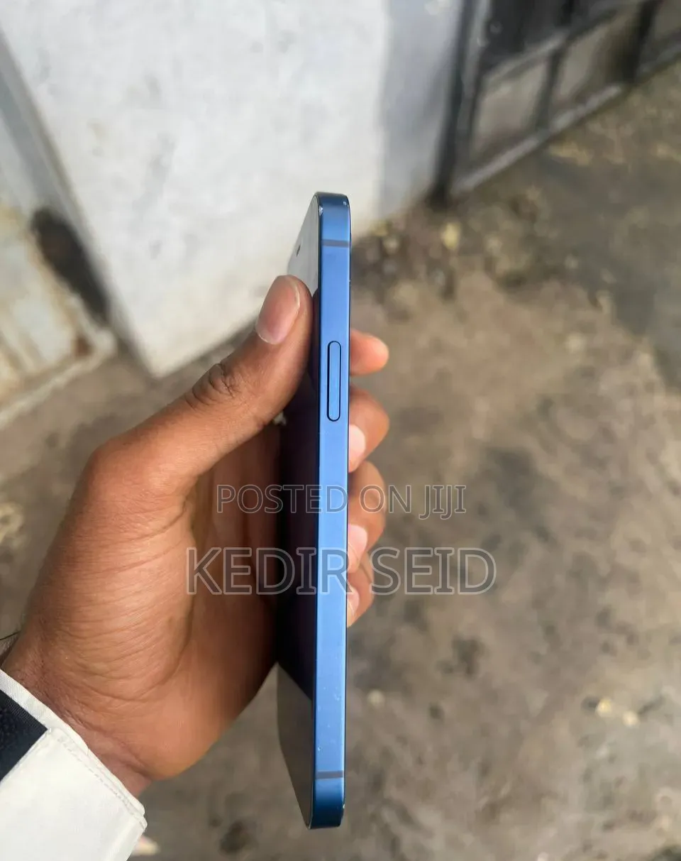 Apple iPhone 12 64 GB Blue