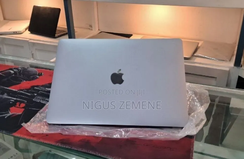 New Laptop Apple MacBook Pro 2020 16GB Apple M1 Pro SSD 256GB