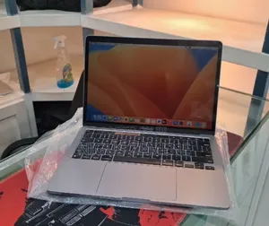 New Laptop Apple MacBook Pro 2020 16GB Apple M1 Pro SSD 256GB