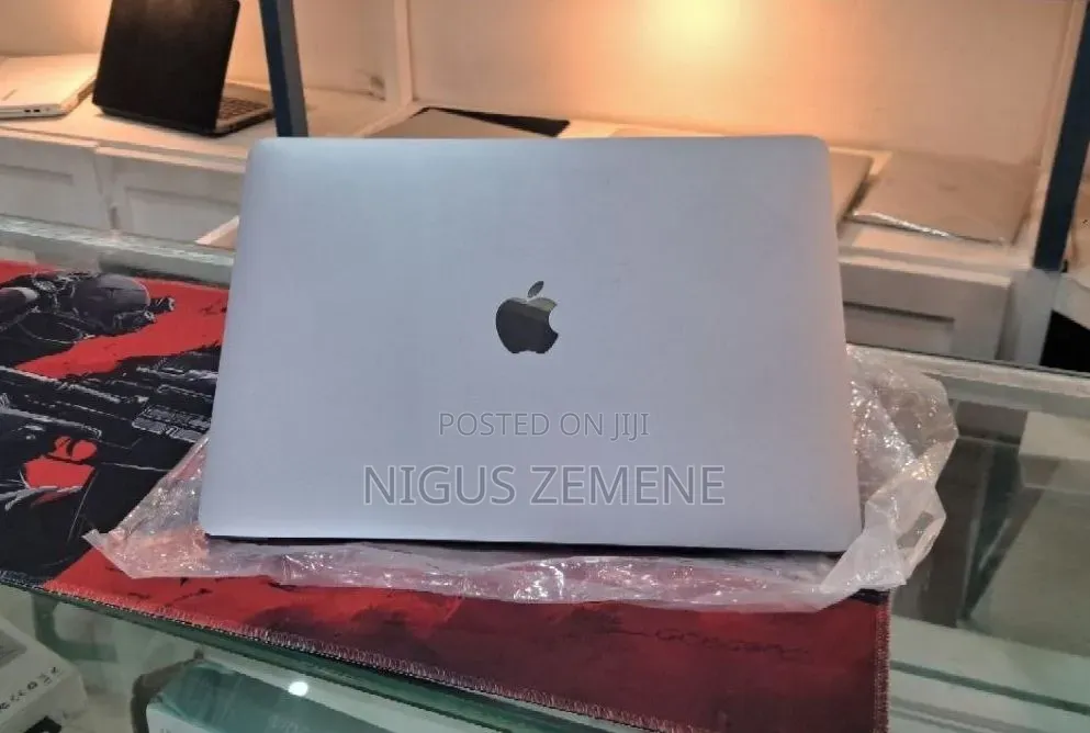 New Laptop Apple MacBook Pro 2020 16GB Apple M1 Pro SSD 256GB