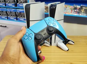 PS5 Slim | FC 27 + 5 Games | 1 Original Joystick ከ Poland የመጣ
‎
