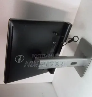 Dell 19" Square LCD Monitor, P1914S. 
- DP(display P1